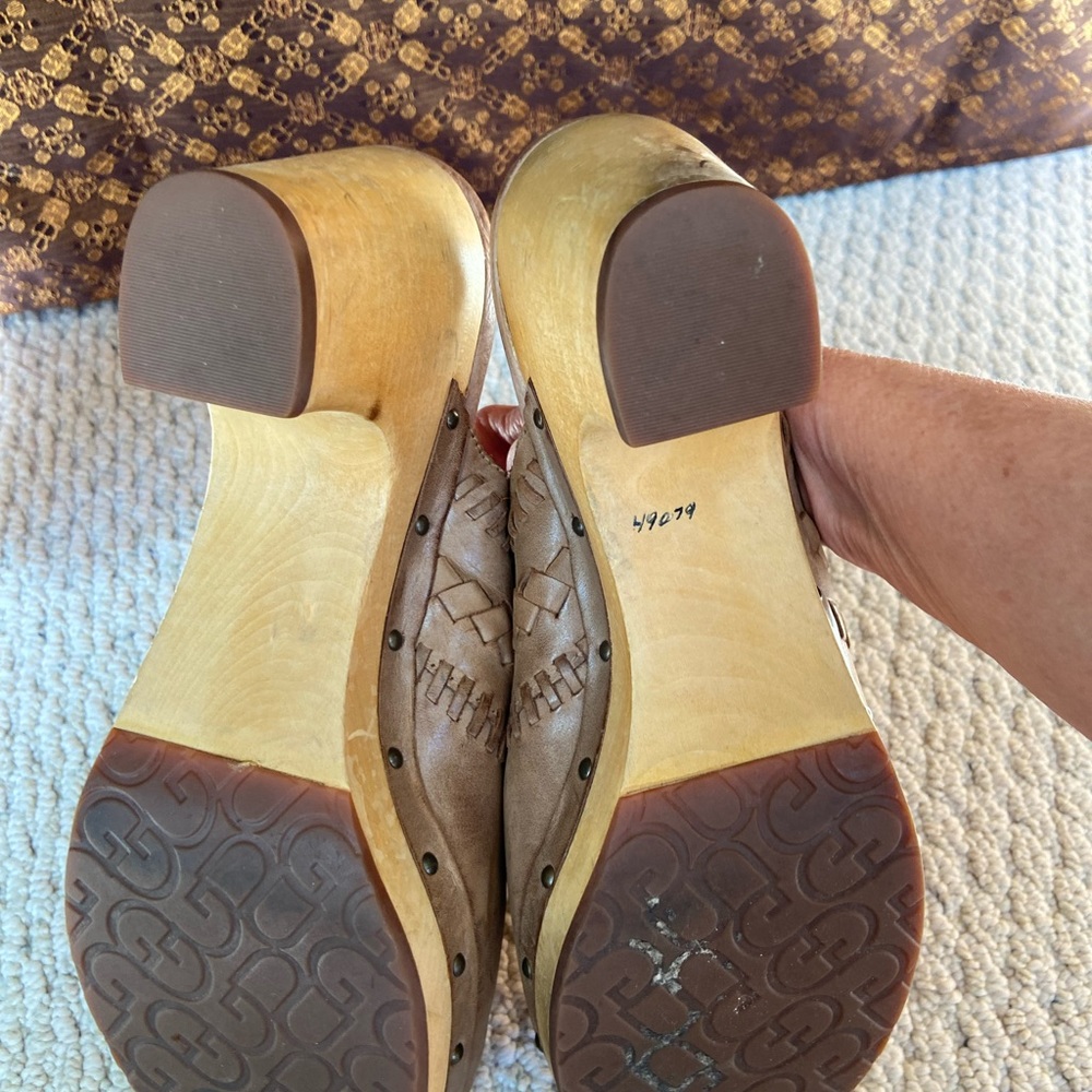 Ugg Clog Tan Upper& Platform Heel - image 3